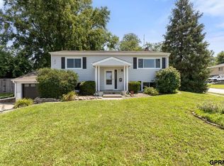 1003 Birchcrest Rd, Bellevue, NE 68005