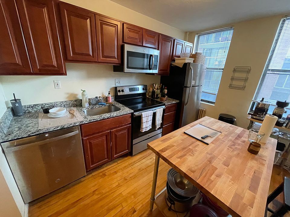 1st image of 61 Longwood Ave #58