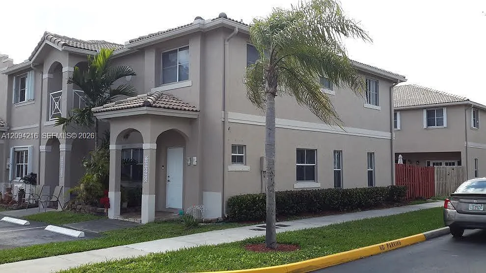Paseos At Miami Lakes — Photo 1
