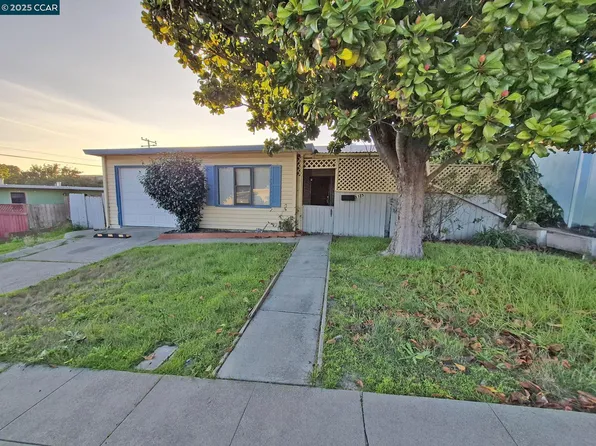 3135 Alta Mira Dr, Richmond, CA 94806