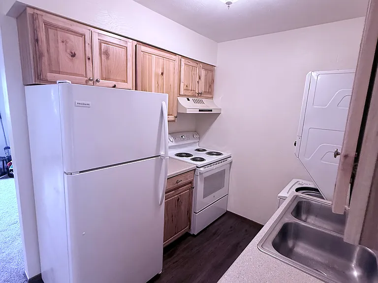 3151 W 38th St #7 — Photo 5