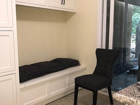 Breakfast nook w/mags bench storage