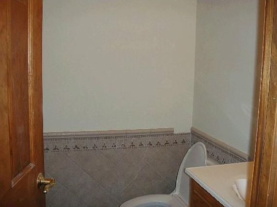 3rd image of 991 Larkfield Dr