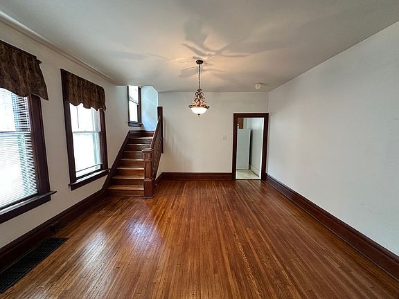 5th image of 273 Thurman Ave #275