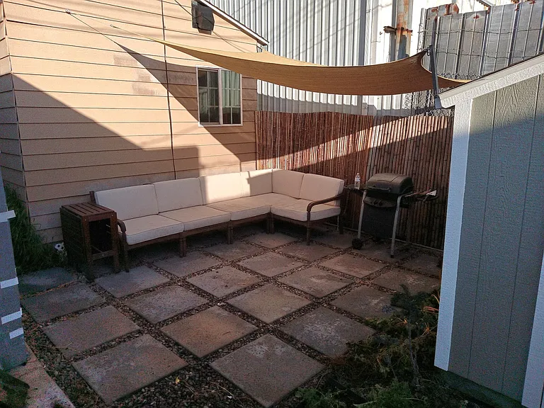 1129 S Evans St — Photo 3