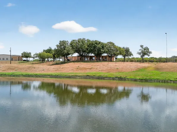 2220 FM 1343, Devine, TX 78016