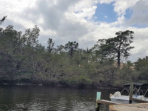Docks, walk up launch 
