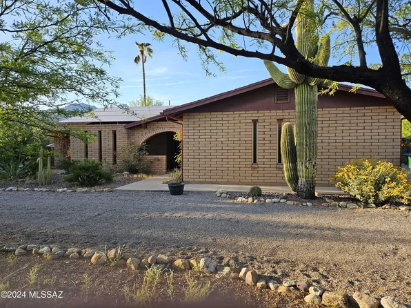 9025 E Saddleback Dr, Tucson, AZ 85749