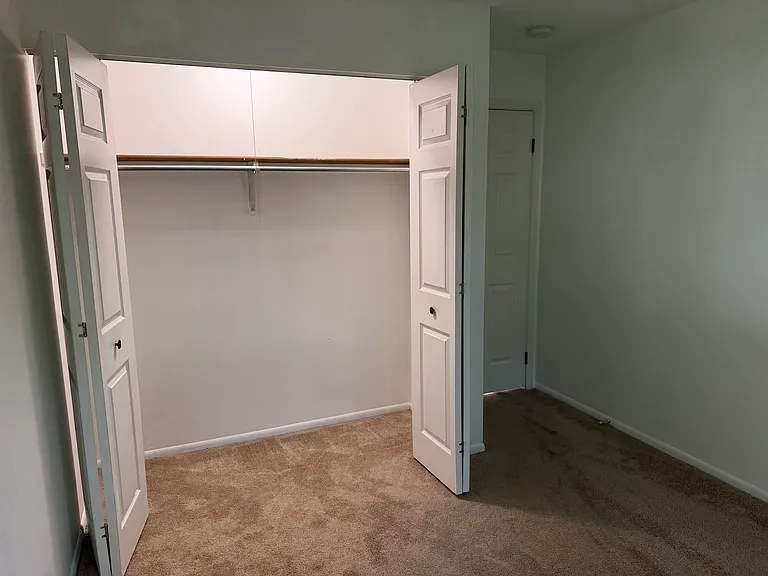 214 Scarsdale Ct #D1 — Photo 12