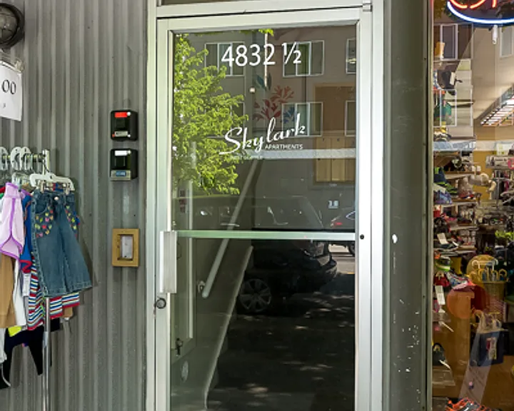 Skylark Apartments — Photo 11