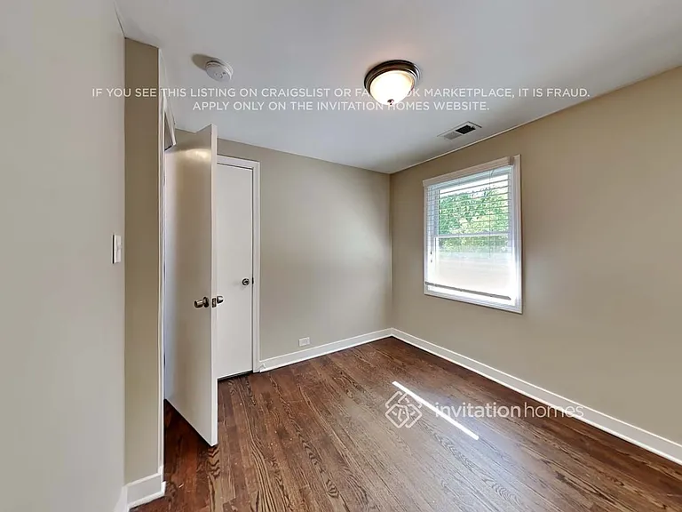 8640 Springfield Ave — Photo 13