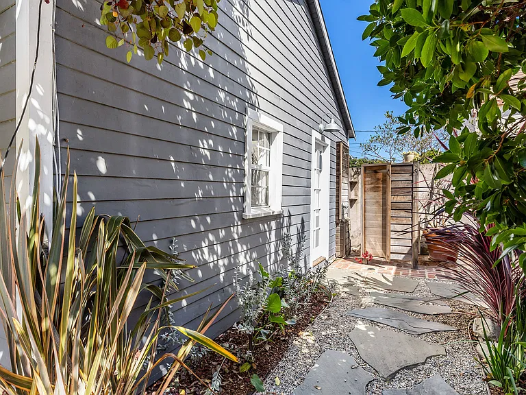 Stanford Ave — Photo 7