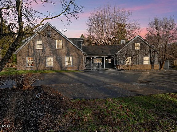 4th image of 4612 Farmington Rd