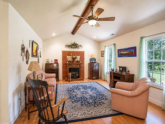 3rd image of 31 Wilson Rd