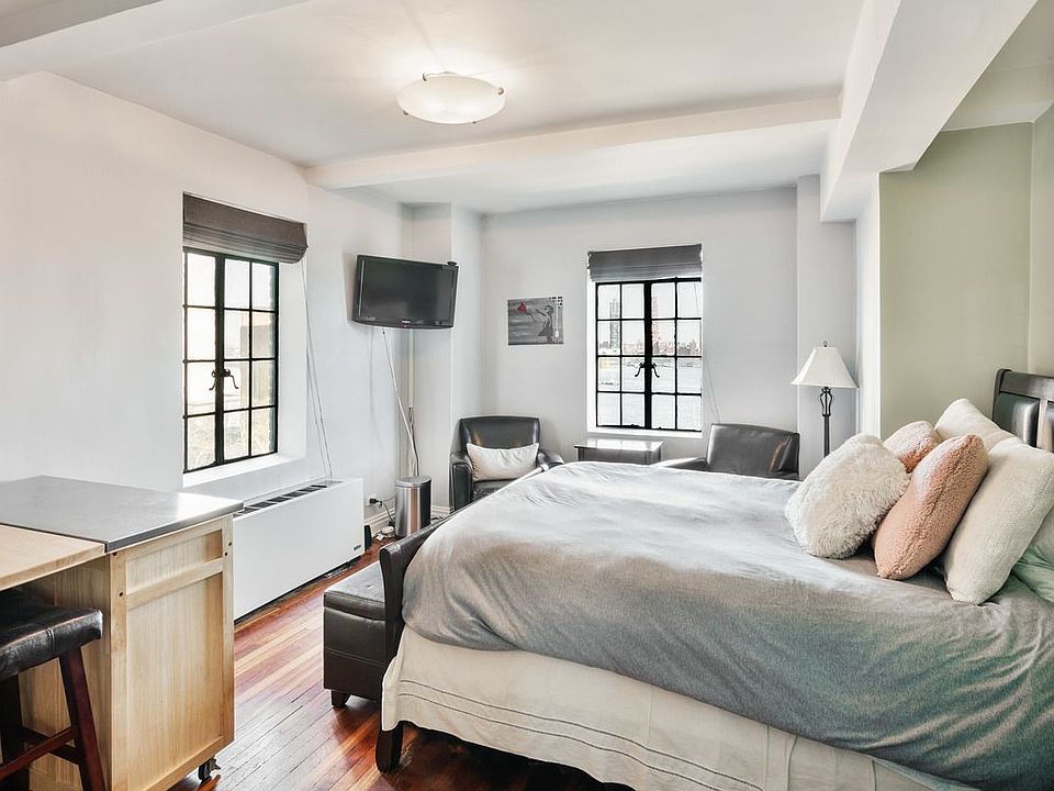 1st image of 5 Tudor City Pl APT 527