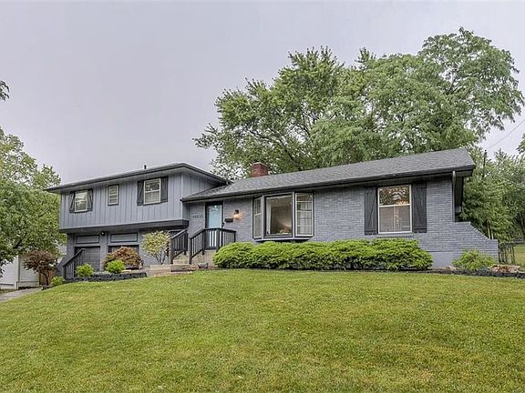 2nd image of 10535 Oak St