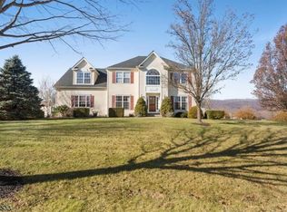 3 Price Dr, Washington, NJ 07882