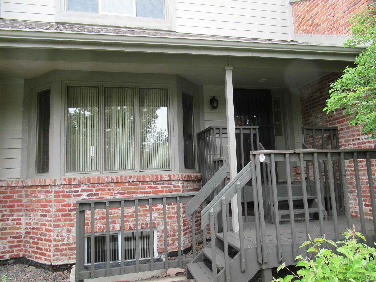 3 bed, 3.5 bath, 1415 sqft, $2,500 — Photo 2
