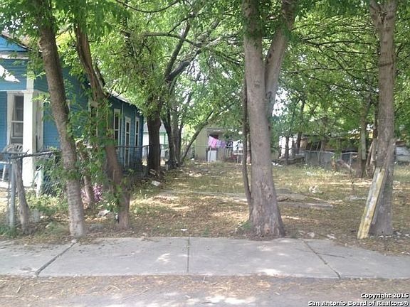 2nd image of 1017 Montezuma St