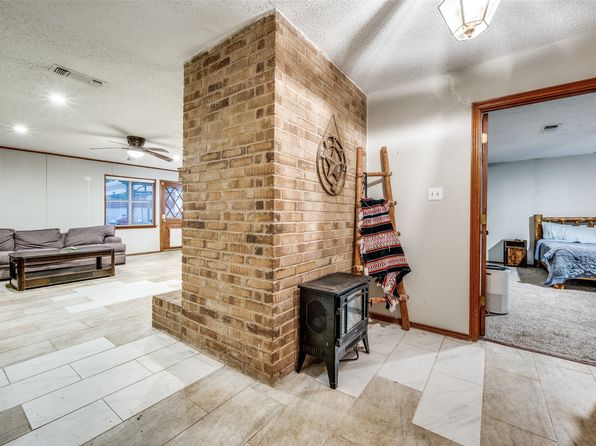 2708 Winchester Ct, Denton, TX 76209