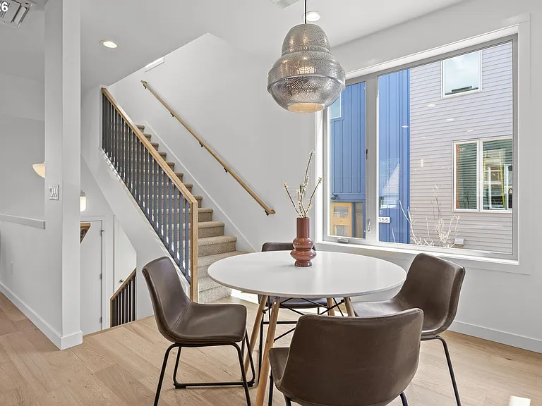 5353 SE Stark St — Photo 9
