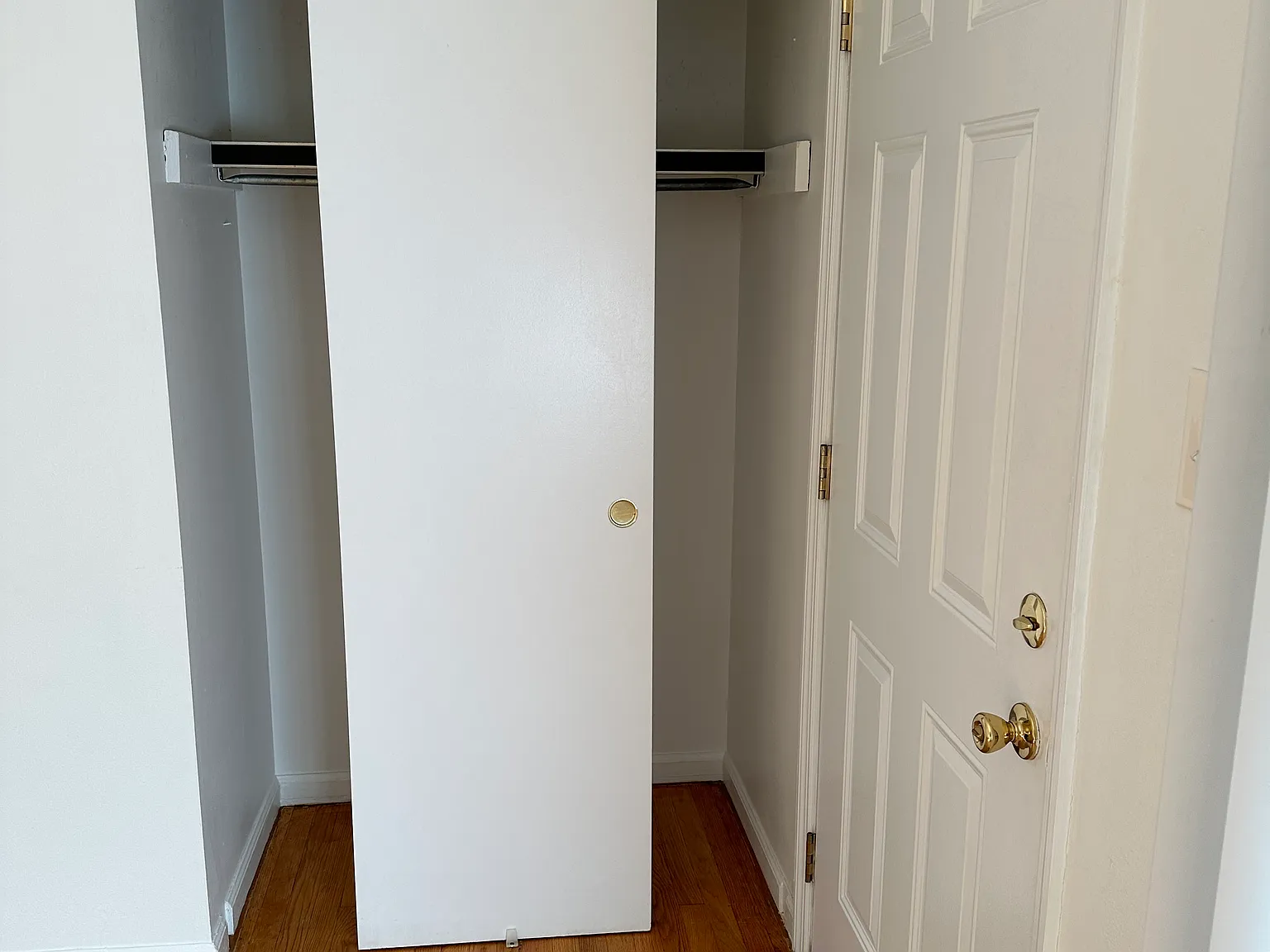 3 bed, 1350 sqft, $2,050 — Photo 4