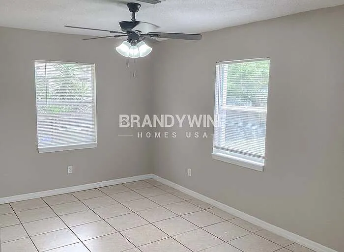 803 E Baker St — Photo 6