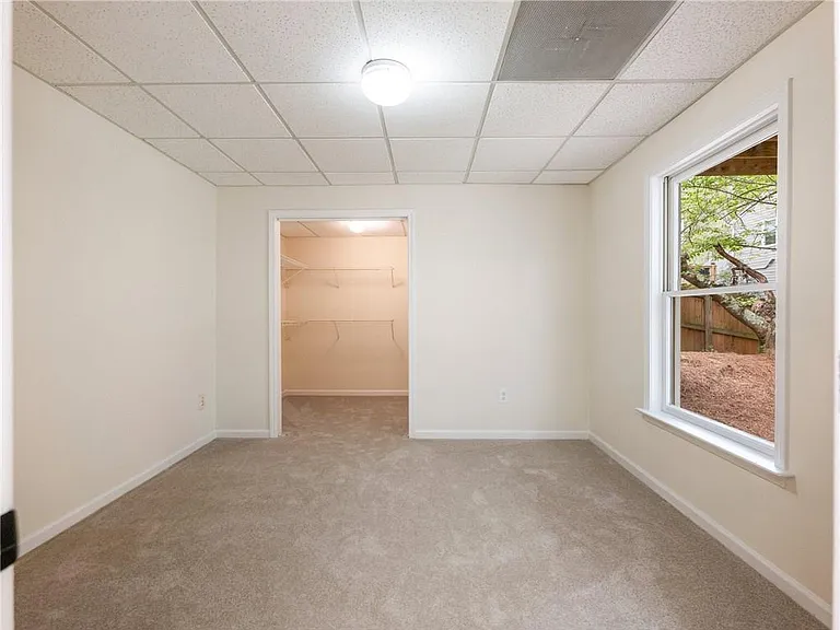 10100 Barston Ct — Photo 23