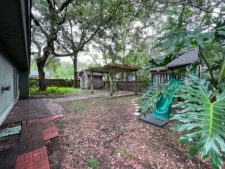 216 Citrona Dr — Photo 6