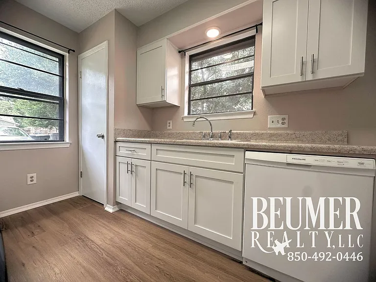 4234 Baywoods Dr — Photo 6