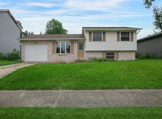 2927 Colonial Dr, Mishawaka, IN 46544