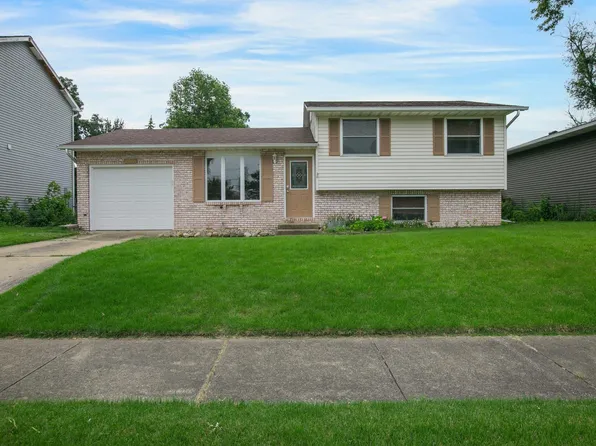 2927 Colonial Dr, Mishawaka, IN 46544