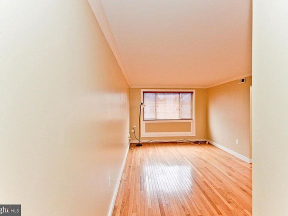 5th image of 2838 Hartford St SE APT 203