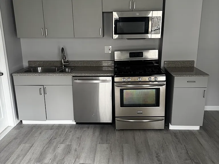 100 Summit St #100 — Photo 1