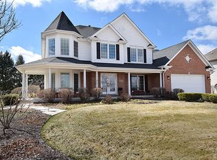 2242 Kings Ct, Geneva, IL 60134