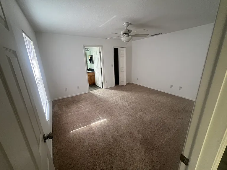 857 Buchanan Ave SE — Photo 9