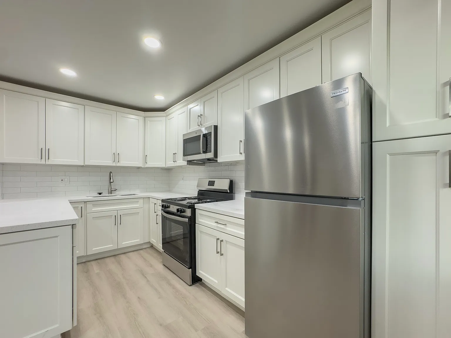 2 bed, 825 sqft, $2,495 — Photo 2