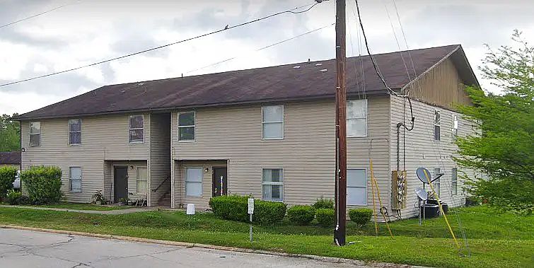 2nd image of 210 N Beglis Pkwy #1