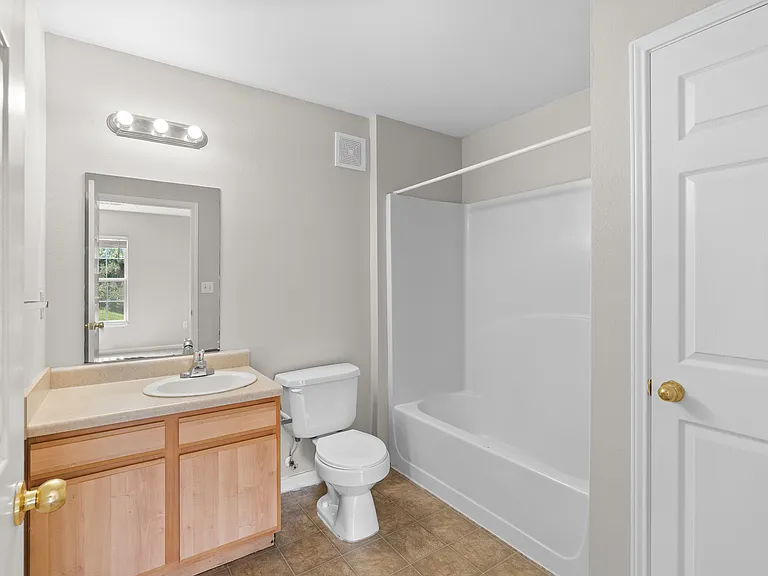 Stonebridge Apartments — Photo 9
