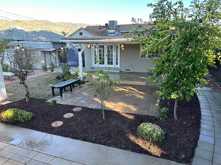 2133 N Buena Vista St — Photo 64
