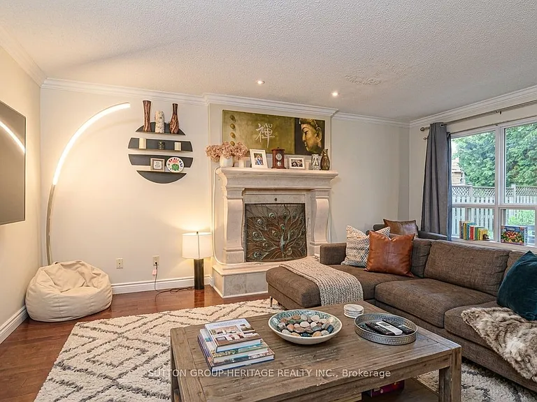 209 Bassett Blvd — Photo 22