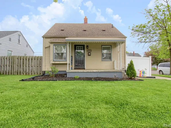 3053 21st St, Wyandotte, MI 48192
