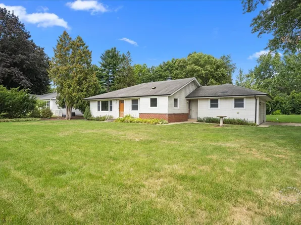 605 W Fabyan Pkwy, Geneva, IL 60134