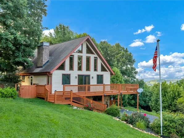 179 Pine Springs Drive, Jefferson, NC 28640