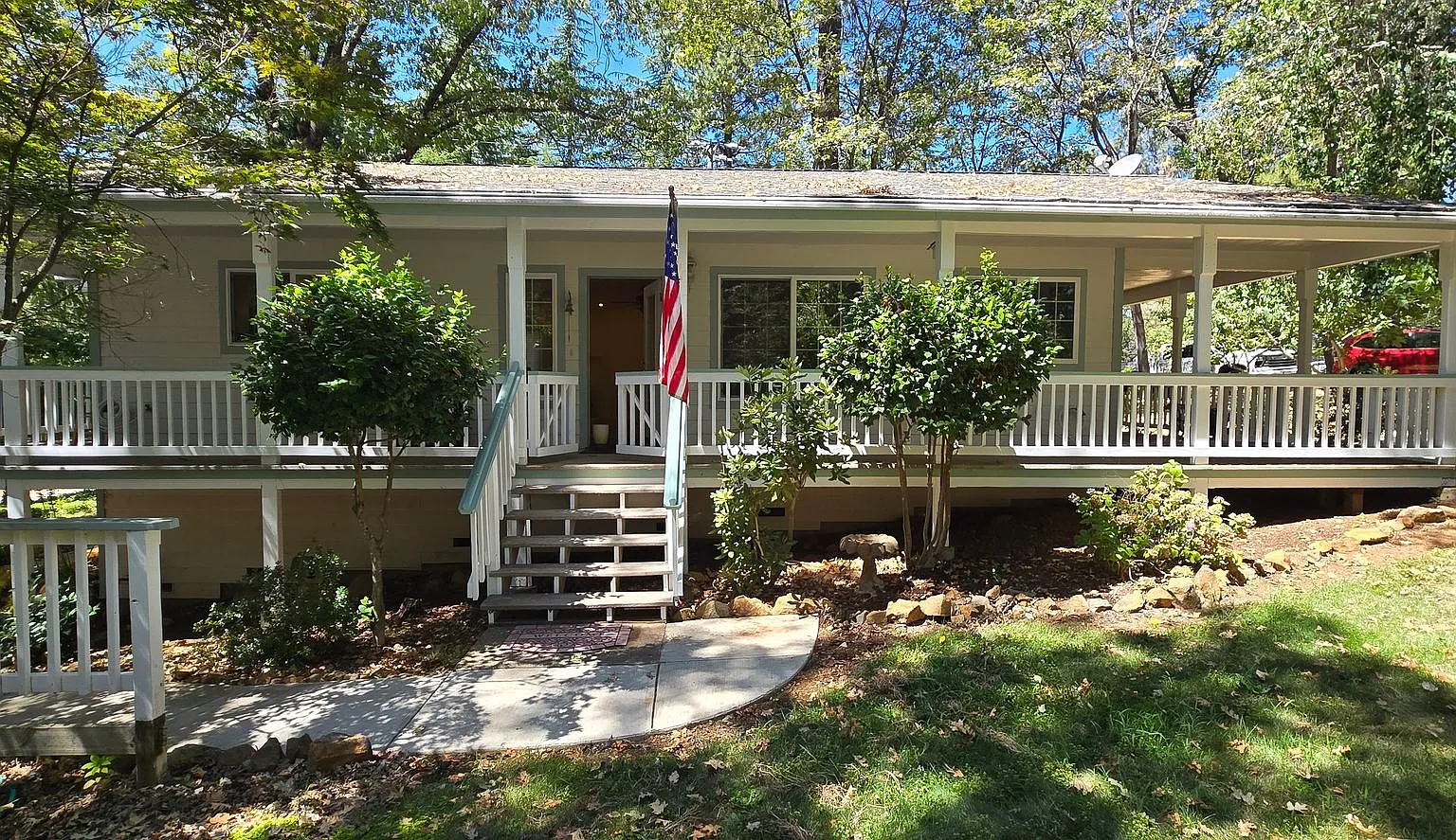 2 Bedroom 2 Bath located on Squirrel Creek — Photo 1