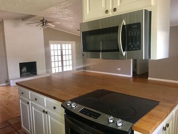 2nd image of 2044 Cap Rock Dr