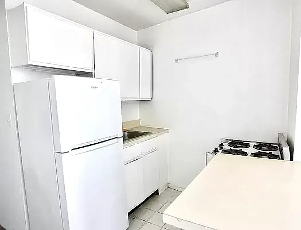 18 King Street — Photo 3