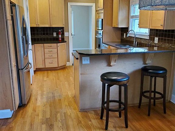 4th image of 1406 S West Ave