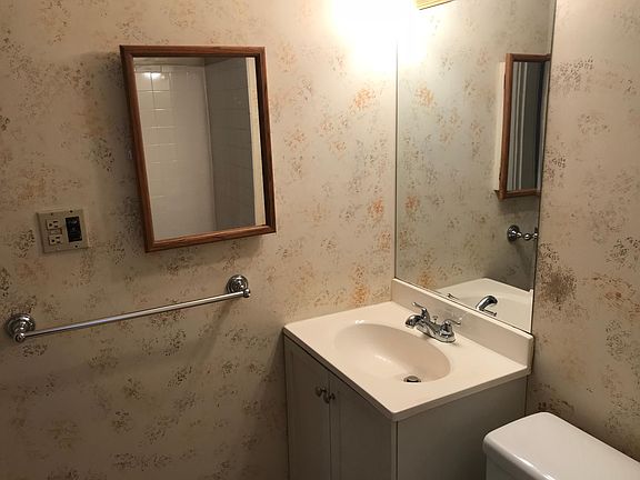 2nd image of 994 Cleveland Ave APT 7