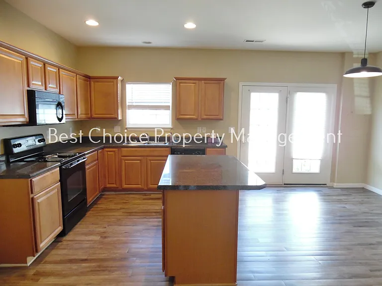 354 Moonstone Dr — Photo 5